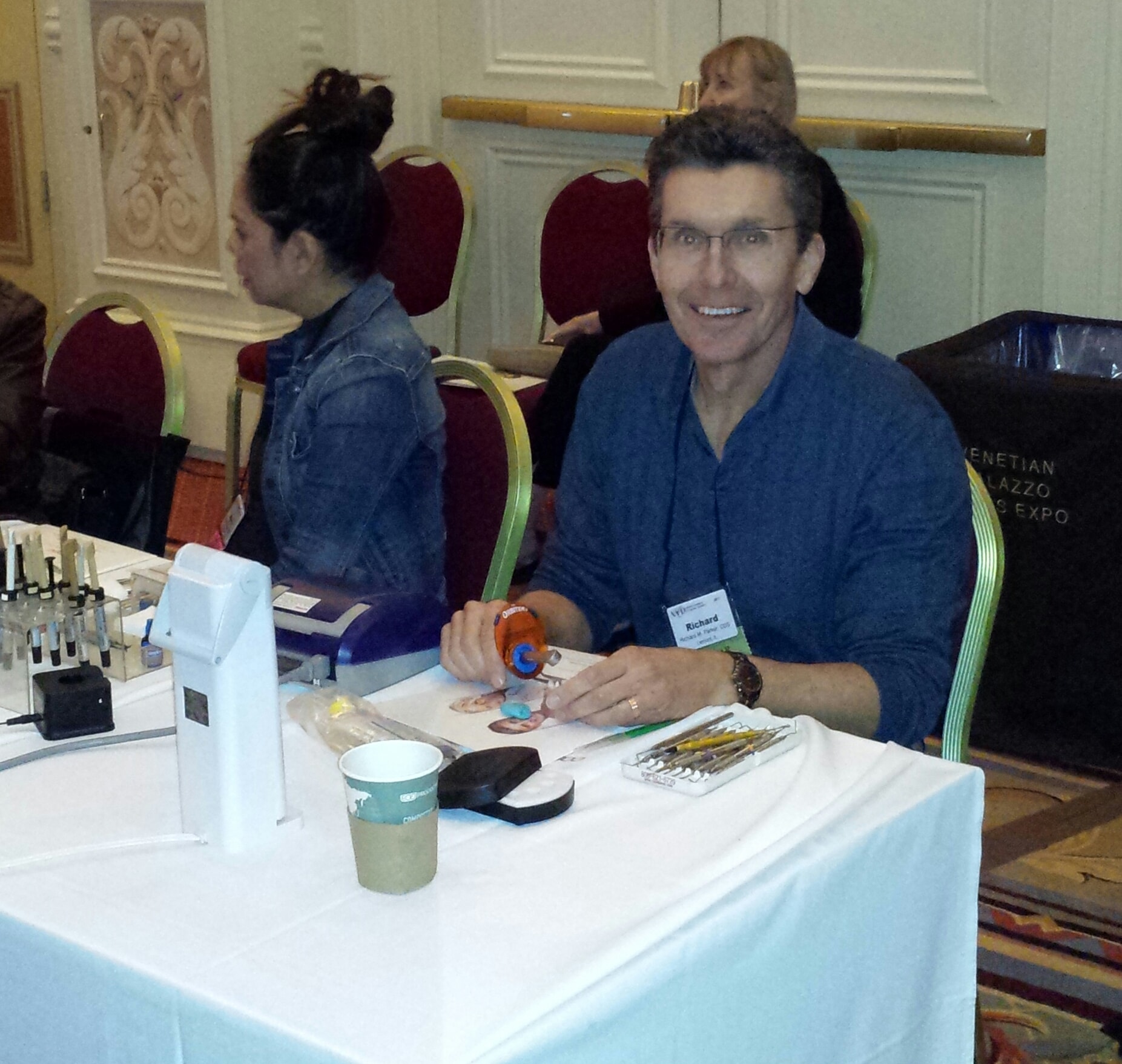 parker-dental-rp-at-icoi-sign-2014