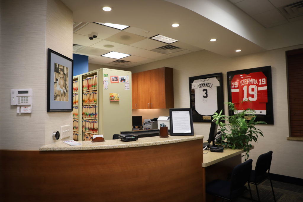 Main-Desk